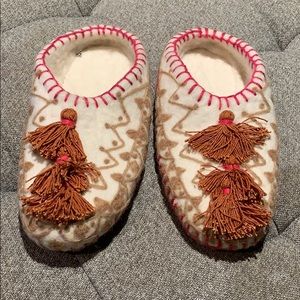 NWT BoHo slippers, 7/8